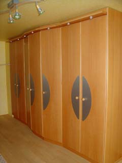 Kleiderschrank